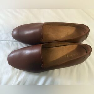 Vionic Chestnut Brown Leather Slip-On Loafers